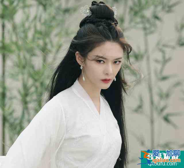 《且聽(tīng)鳳鳴》首播反響極佳！男女主CP感強(qiáng)，楊超越瞪眼式演技被嘲？