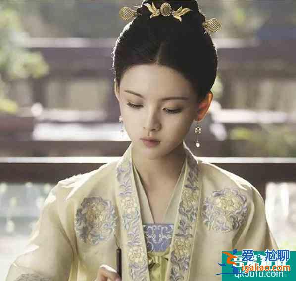 《且聽(tīng)鳳鳴》今日定檔，楊超越扮乞丐，又“丑“又可愛(ài)，絕了？