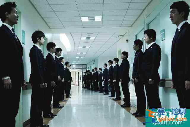 韓國(guó)黑幫片《新世界》頂級(jí)豪車“雅科仕“有多猛？就連輪胎都防彈？