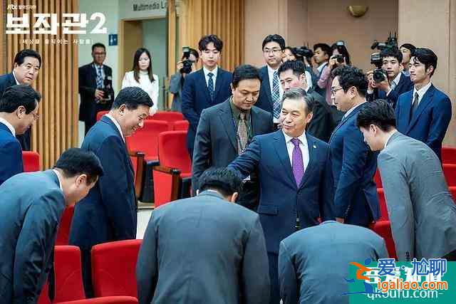 李政宰《輔佐官》：一部全面超越黑幫片《新世界》的高分韓劇？