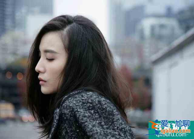《白色月光》上線2020，宋佳駕馭精英風(fēng)格，男主更是老面孔？