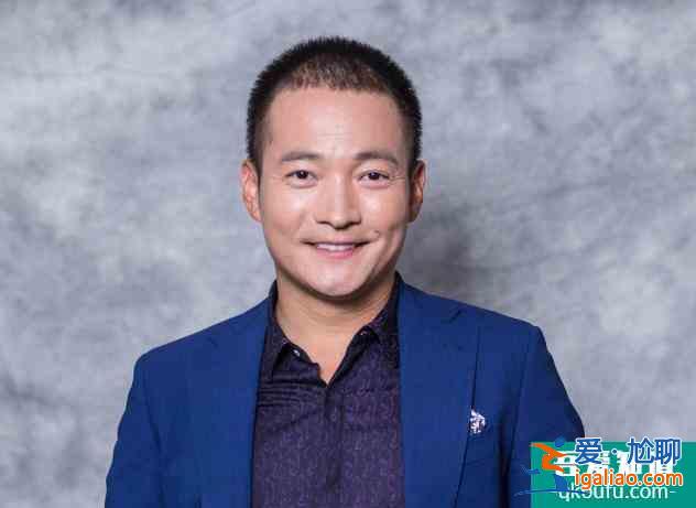 《白色月光》上線2020，宋佳駕馭精英風(fēng)格，男主更是老面孔？
