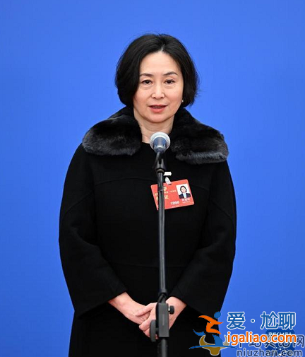 何超瓊說自己是大灣區(qū)人 網友留言大贊 賭王最爭氣的女兒果然不一樣