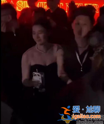 王嘉爾出什么事了現(xiàn)身派對行為惹爭議 王嘉爾為什么在國外那么火