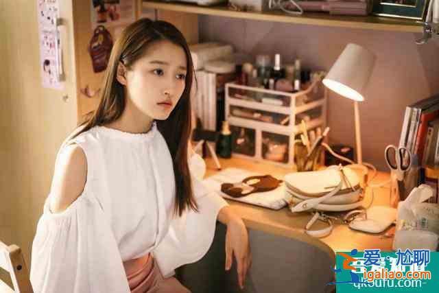 《二十不惑》的關(guān)曉彤，又穿回了“閨女風(fēng)”？？