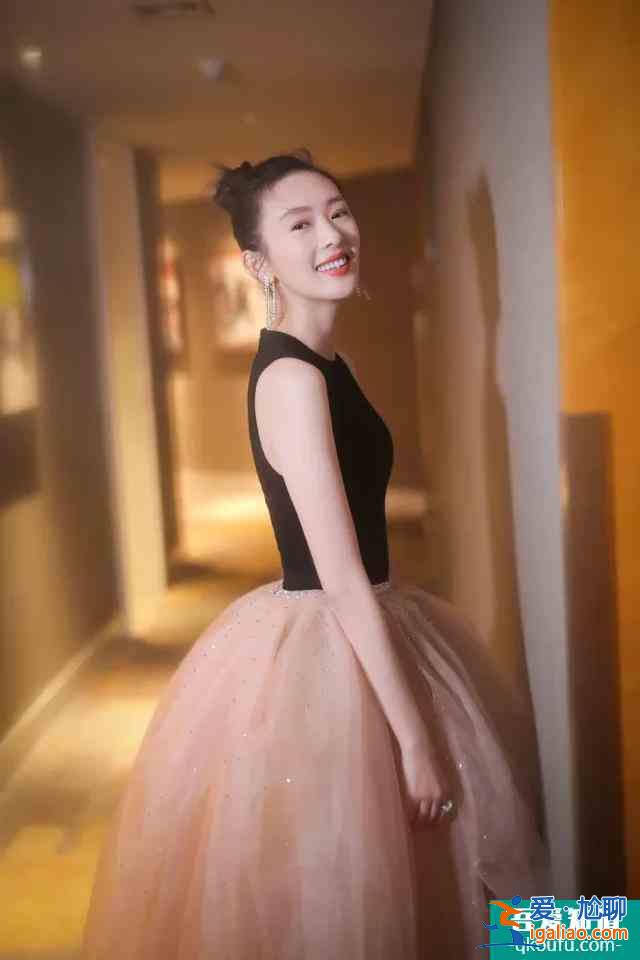 《三十而已》顧佳練空中瑜伽，女人30＋才最有魅力？