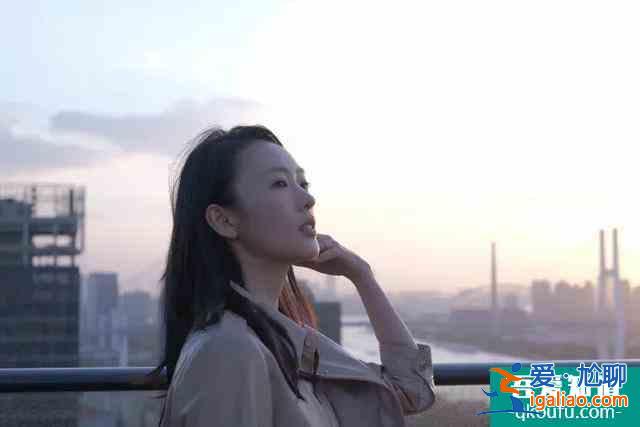 《三十而已》顧佳練空中瑜伽，女人30＋才最有魅力？