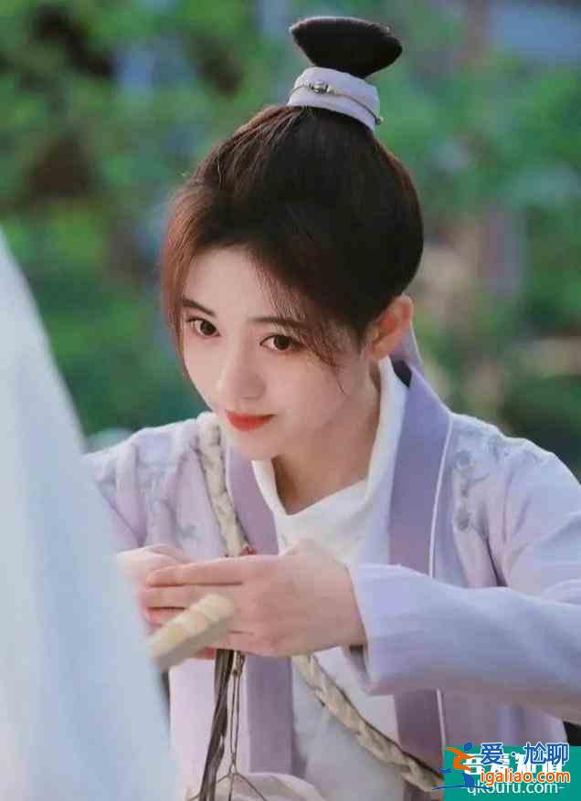 《漂亮?xí)放缒醒b細(xì)節(jié)被批極不合理，為啥熱度只增不減？？