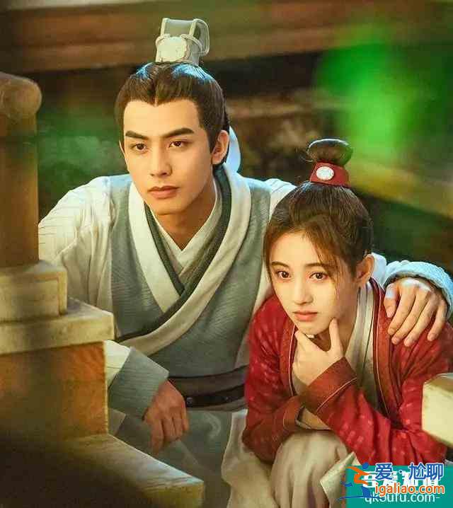 《漂亮?xí)放缒醒b細(xì)節(jié)被批極不合理，為啥熱度只增不減？？