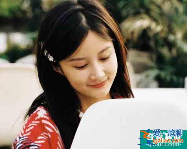 《縈縈夙語亦難求》：自戀少爺追腹黑侍女，反轉(zhuǎn)不斷，爆笑不止？