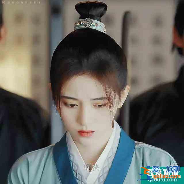 《漂亮?xí)放缒醒b細(xì)節(jié)被批極不合理，為啥熱度只增不減？？