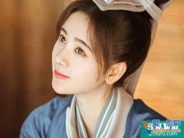 《漂亮?xí)肥撞?，畢雯珺教鞠婧祎撒嬌，比宋威龍還迷人？
