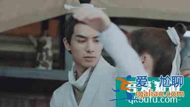 口碑撲街！《漂亮?xí)穭∏樗滋滋费?，鞠婧祎女扮男裝被群嘲？