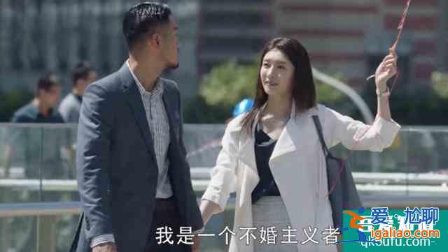 《三十而已》好男人出現(xiàn)，王自健拯救王漫妮，顧佳遇上帥氣咖啡師？