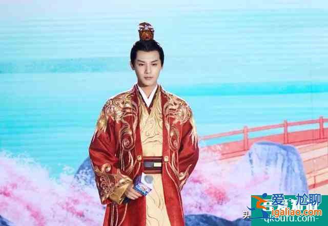 芒果臺新劇《離人心上》殺青，鄭業(yè)成出演男主角，我卻更關(guān)注女一？