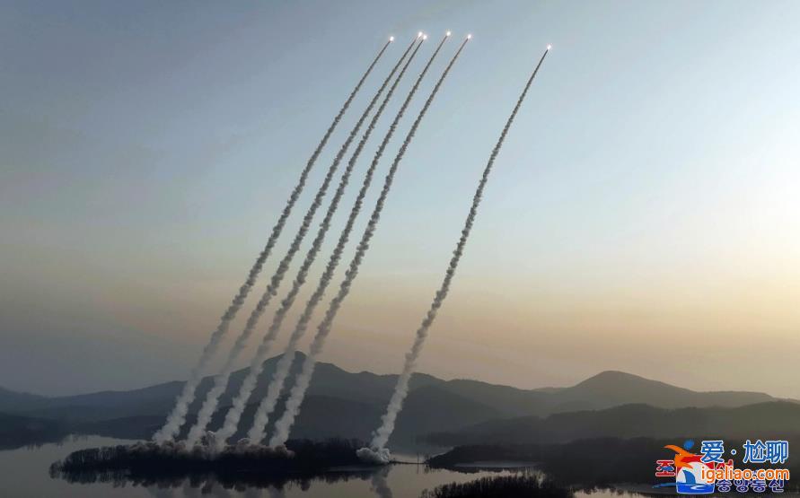 朝鮮首次公開新型戰(zhàn)術(shù)彈道導(dǎo)彈齊射訓(xùn)練照片？
