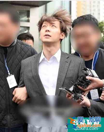 鞠婧祎新劇《漂亮?xí)贩淖允昵绊n劇，原版三男主如今境遇令人？