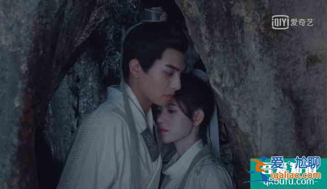 《漂亮?xí)繁怀皠∏檫^(guò)時(shí)？鞠婧祎穿男裝還化濃妝，濾鏡也開(kāi)太大？