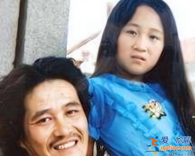 趙本山的女兒哪個(gè)長(zhǎng)的好看?網(wǎng)友嘲諷球球趙玉芳同爹不同命