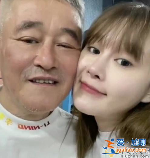 趙本山的女兒哪個(gè)長(zhǎng)的好看?網(wǎng)友嘲諷球球趙玉芳同爹不同命
