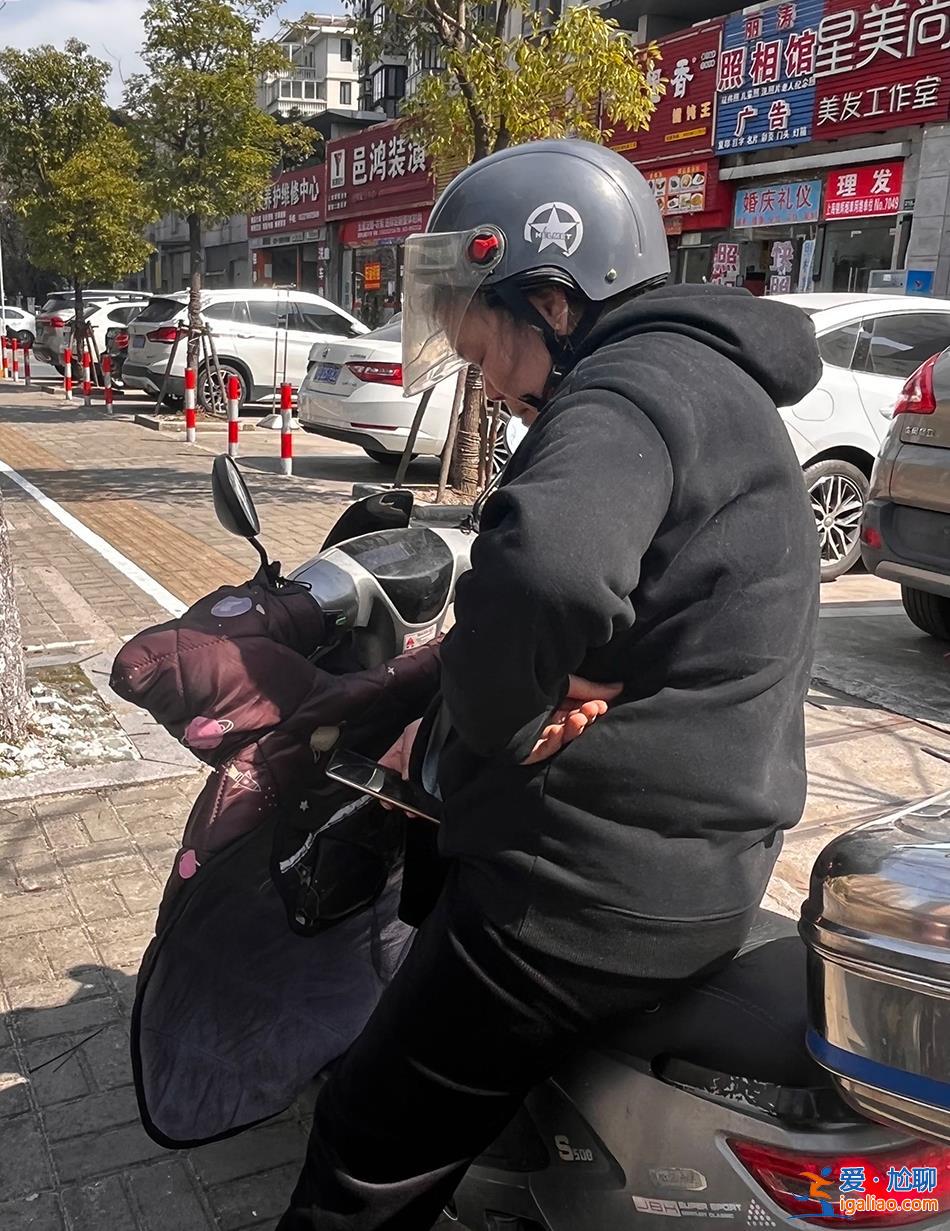 64歲的樊二被抓了 整個(gè)工地都知道 他為了上工謊報(bào)年齡辦假證？
