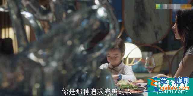 《三十而已》戳心的不是顧佳的爽文感，而是編劇隱藏的兵荒馬亂？