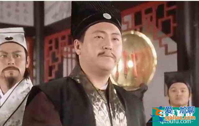 欠錢不還，蹭吃蹭喝，關(guān)曉彤《二十不惑》究竟窺探了多少我們生活？
