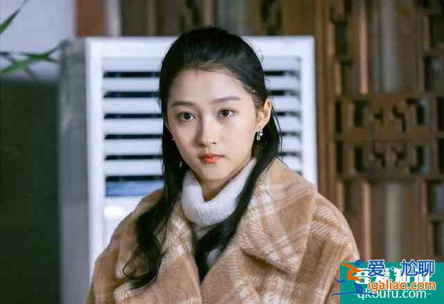 《什剎海》首播被贊，關(guān)曉彤本色出演北京妞，與吳磊一見(jiàn)鐘情組CP？