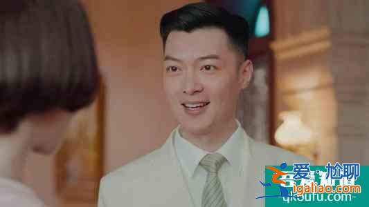 《愛我就別想太多》中他癡情追愛，而《小娘惹》中的他卻是個(gè)渣男？
