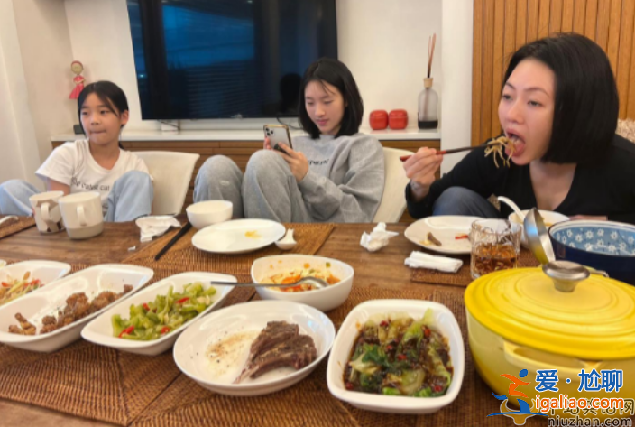 小S一家吃飯惹爭議!李敖女兒列12條罪狀稱沒教養(yǎng) 網(wǎng)友留言亮了
