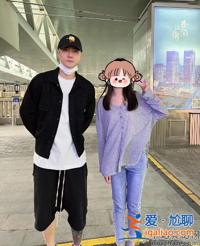 蔣勁夫近況曝光!穿4000元外套現(xiàn)身楚河漢街 美女求合影遭網(wǎng)暴