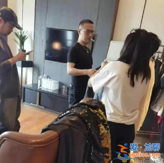 汪峰演唱會(huì)怎么了?場(chǎng)館空蕩蕩最后10分鐘免費(fèi)放人 汪峰真過氣了嗎