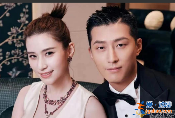 何超蓮竇驍婚禮伴手禮曝光!四顆巧克力高達(dá)400元 曝家人不滿缺席婚禮