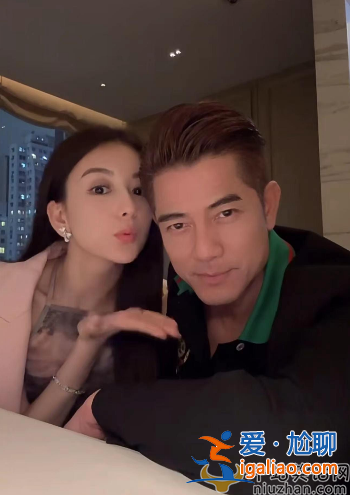方媛郭富城慶結(jié)婚周年!女方獻(xiàn)吻男方耍帥不動(dòng) 網(wǎng)友調(diào)侃被迫營(yíng)業(yè)
