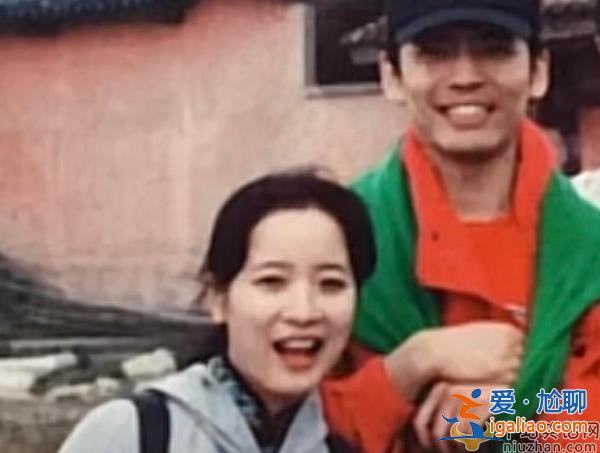 亮劍何政軍曬年輕時候照片!張凱麗貌搶鏡陳小藝明媚動人