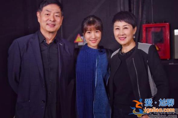亮劍何政軍曬年輕時候照片!張凱麗貌搶鏡陳小藝明媚動人