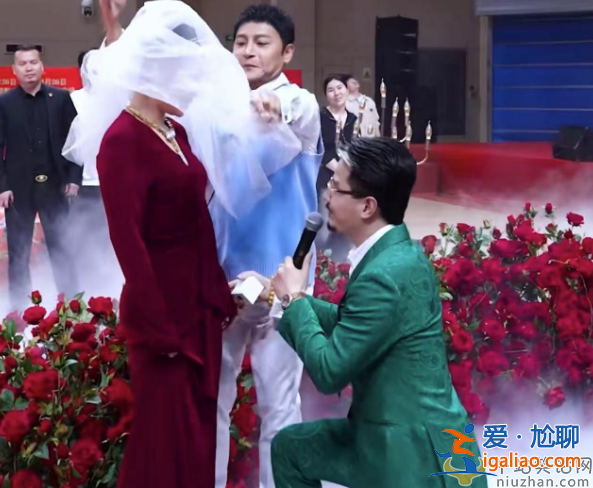 陳志朋怎么了?幫網紅戴頭紗撒花瓣 身材暴瘦撞臉維嘉