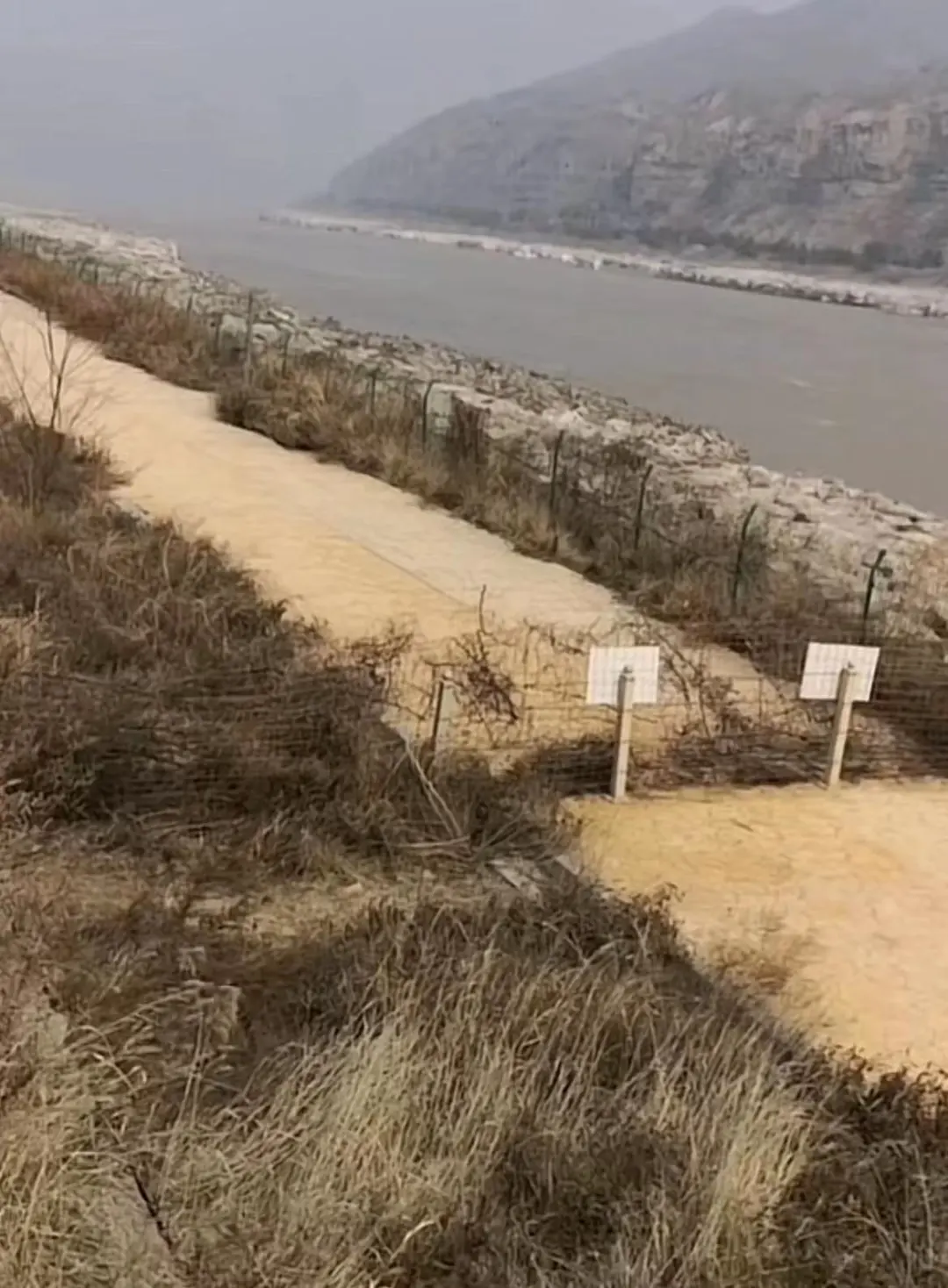 黃河壺口瀑布兩側(cè)被砌圍墻 游客吐槽稱為防“偷窺” 沿線多地回應(yīng)？