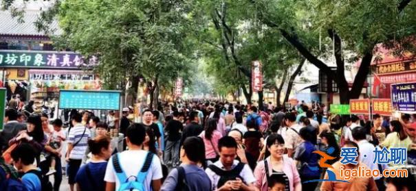 高鐵坐出地鐵既視感，高鐵的運(yùn)力逐漸提升[既視感]？