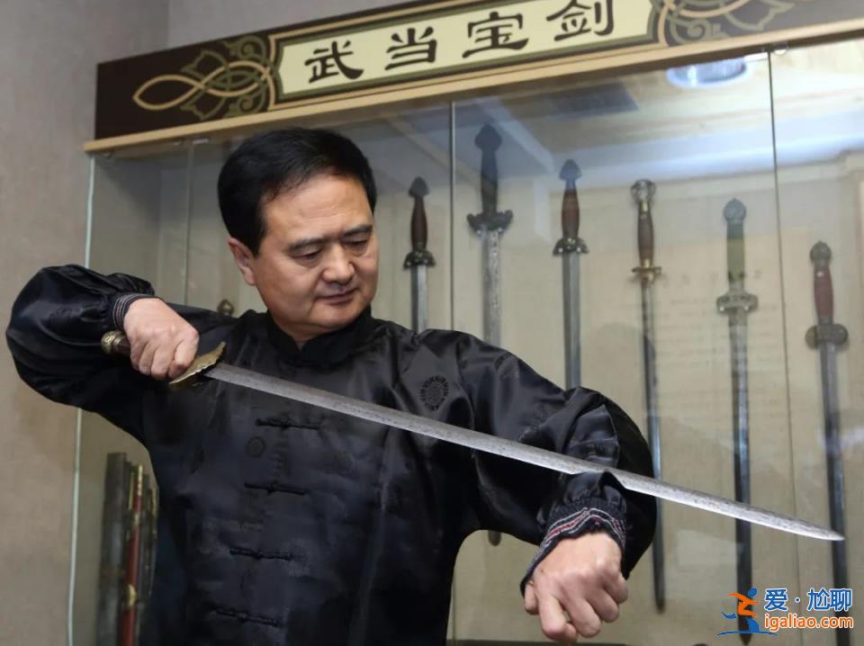 館長(zhǎng)被區(qū)長(zhǎng)辱罵推倒致傷？雙方發(fā)聲 官方回應(yīng)??？