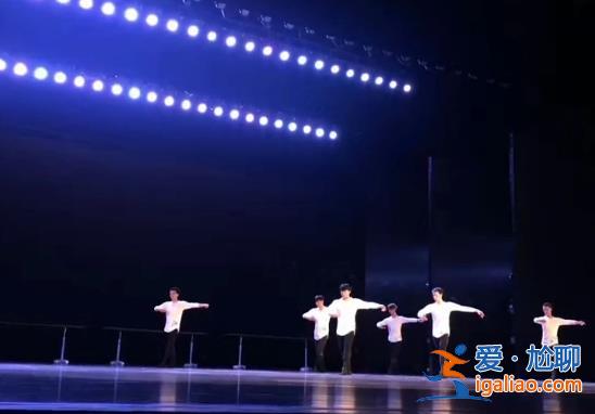 孩子是舞蹈演員 兇手一下沖上來刺向他？