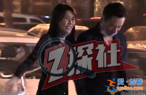 汪小菲牽手美女逛街，疑似新戀情曝光，與美女挽手逛街