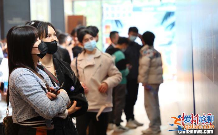 多地出臺基層就業(yè)優(yōu)惠措施 如何吸引大學(xué)生？？