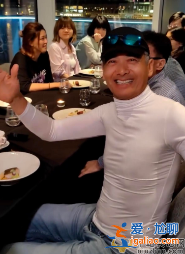周潤發(fā)袁詠儀關(guān)系怎么樣?慶生現(xiàn)場摟抱袁詠儀索吻，發(fā)嫂不悅