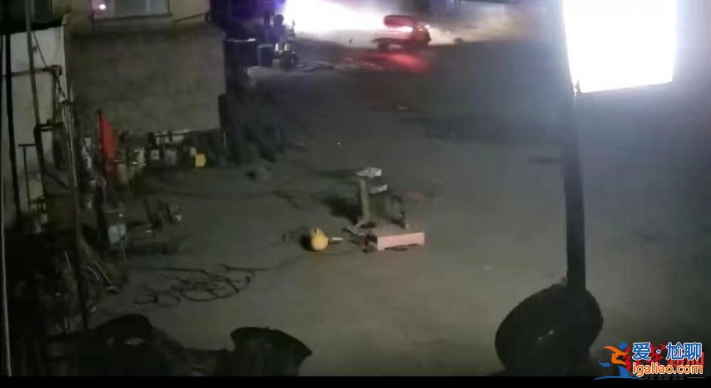 黑龍江一酒駕司機(jī)被追緝后撞樹重傷死亡 交警徑直駛離現(xiàn)場被判違法？