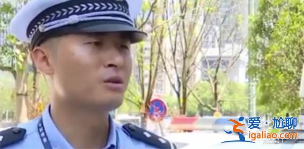 輔警將罰款收入私人腰包當(dāng)中被辭退[罰款收入]？
