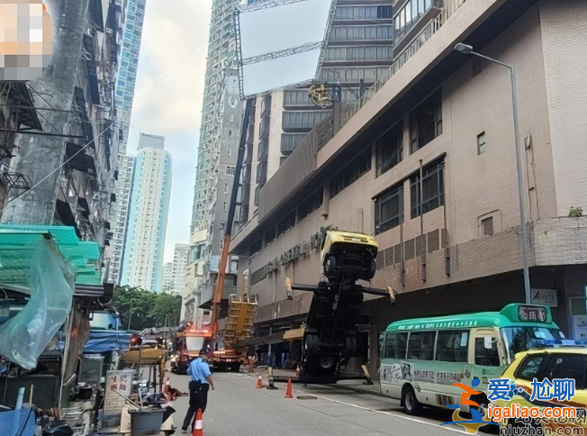 黃渤倪妮拍攝現(xiàn)場突發(fā)事故致8傷，現(xiàn)場畫面曝光太凄慘
