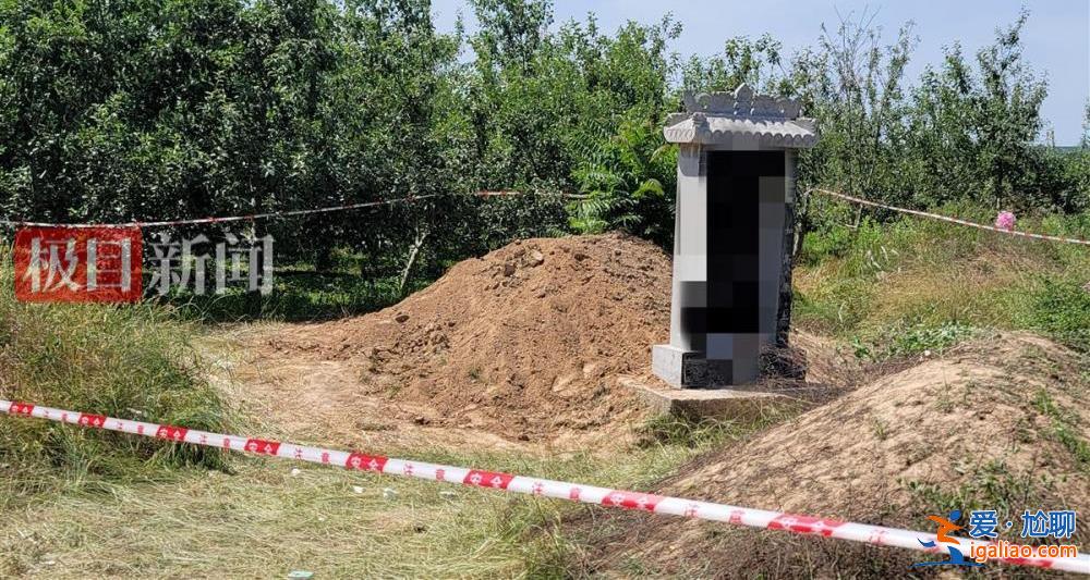 男孩在繼父爺爺墓地被找到 墳頭有新土？