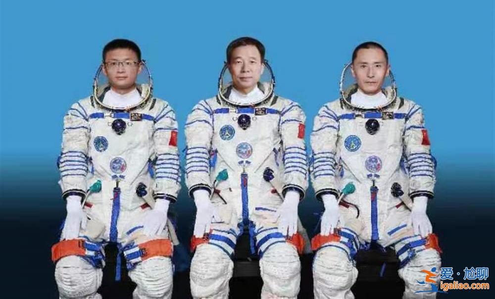 博士論文中自謙“無材補(bǔ)天” 終于追風(fēng)上太空？