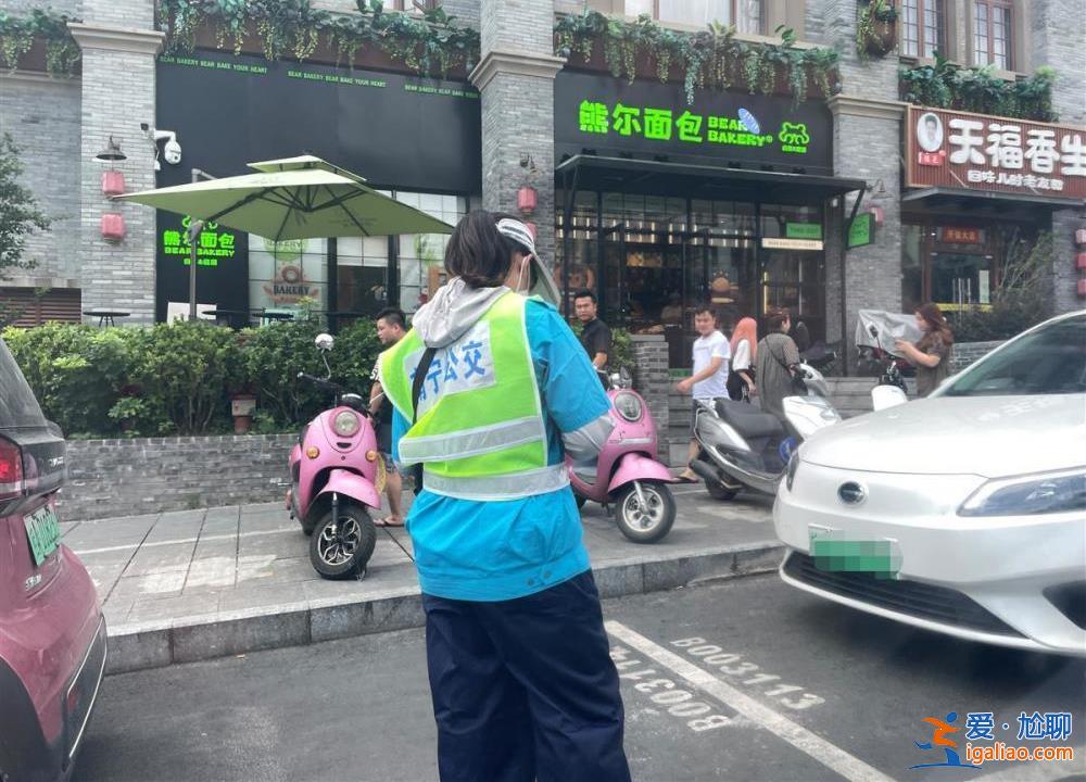 “高價(jià)風(fēng)波”后南寧停車(chē)費(fèi)政策進(jìn)入過(guò)渡期 上班停車(chē)8.5小時(shí)仍需60元？